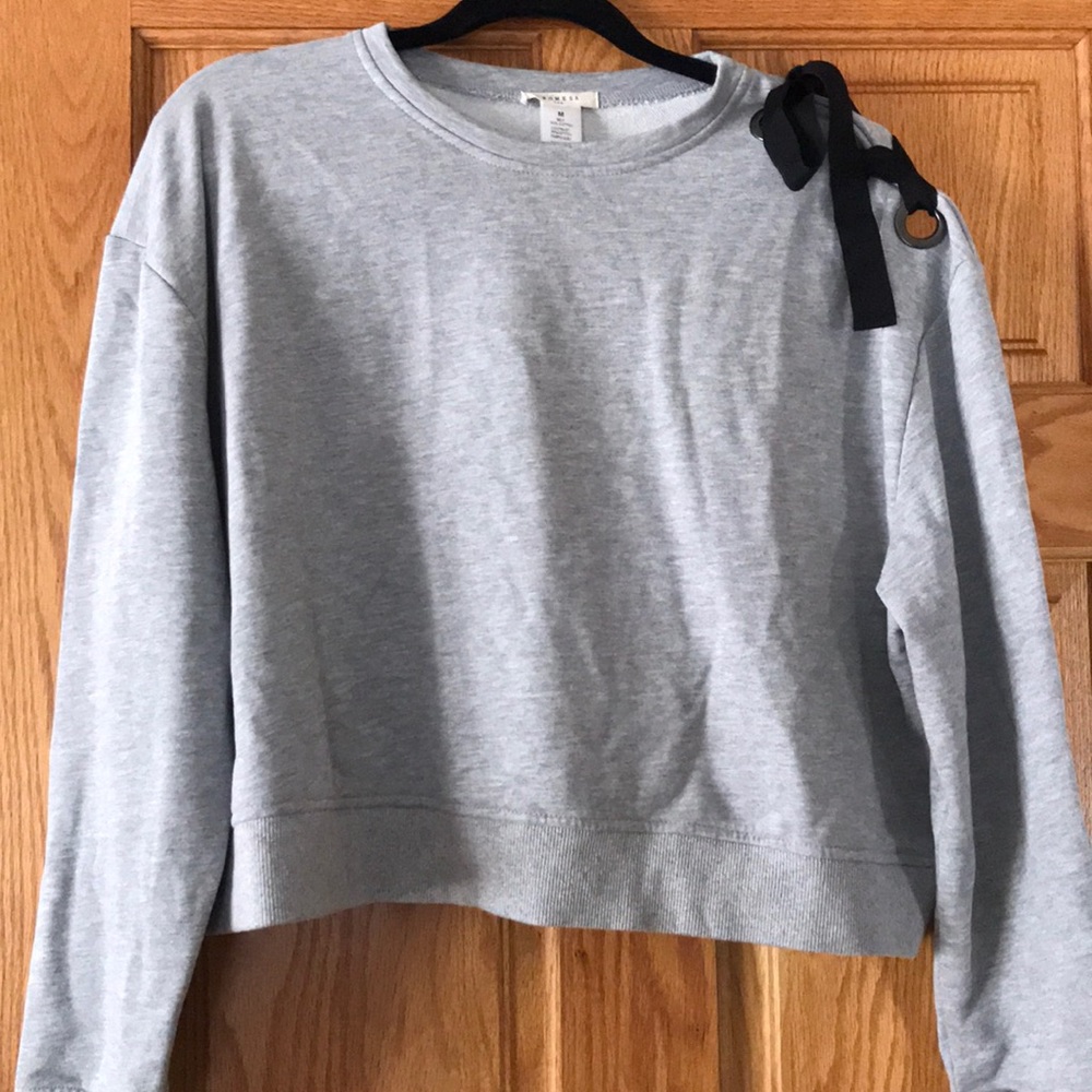 Sweater w/ bow